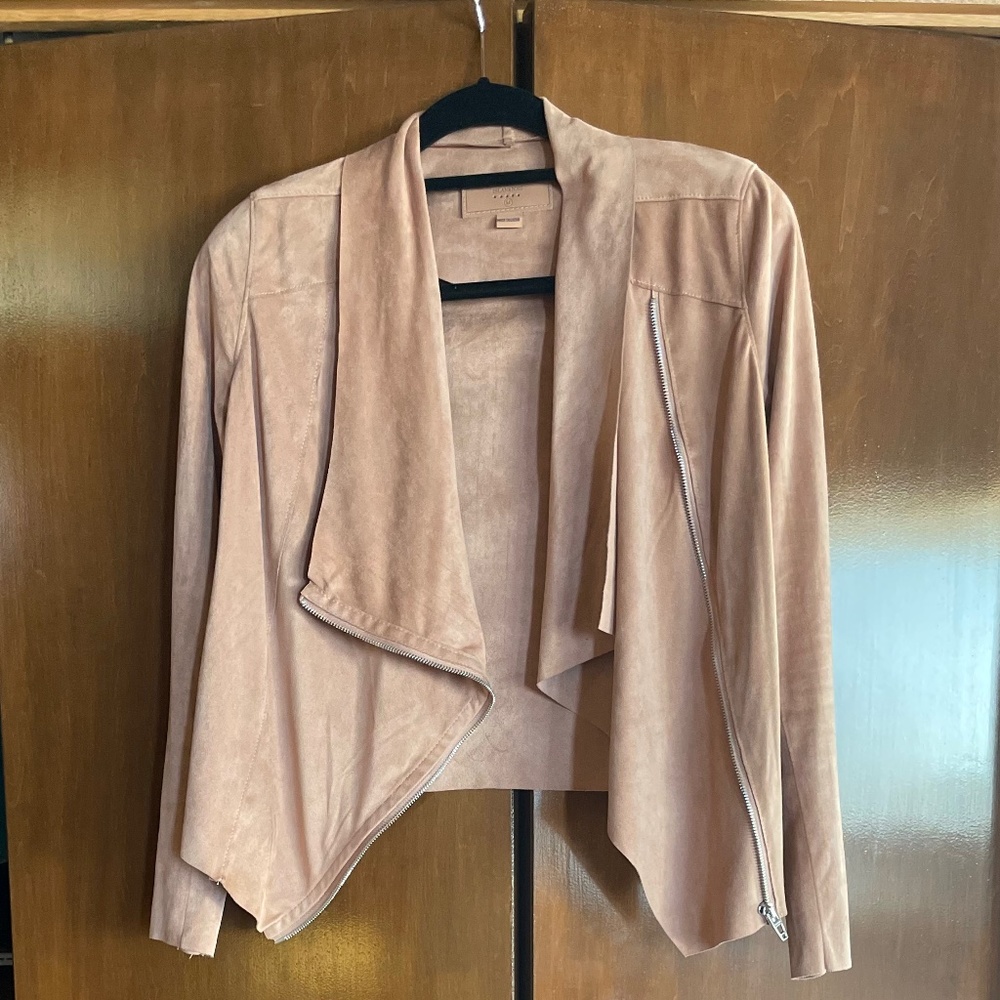 Blank NYC Faux Suede Tan/Dusty Rose Drape Front Zippered Jacket